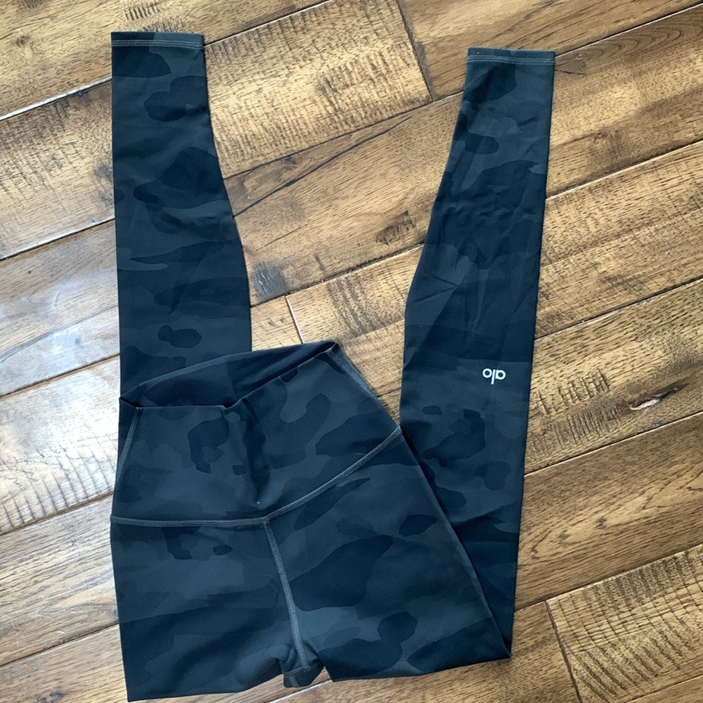 Alo Yoga High-Waist Camo Vapor Legging Black Camouflage / XS
